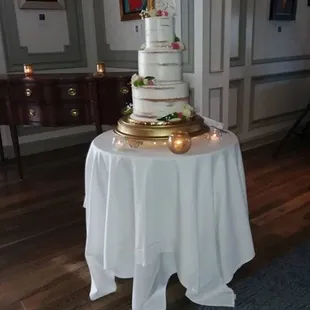 This cake was everything that I had imagined, and more! Thank you!