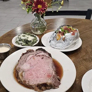THE EN.PR! THE FRIDAY NIGHT PRIME RIB SPECIAL Smoked Prime Rib and Choice of 2 sides SERVED WITH BEEF JUS AND HORSERADISH $40