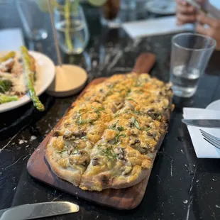 Mushroom flatbread.