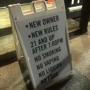 Very aggressive unwelcoming sign