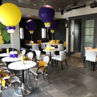 I IVY is ideal for groups of 2290 people. And can accommodate much larger groups when needed.