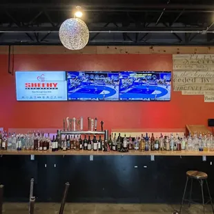 I'm not into sports but they show a lot here. Boxing too.