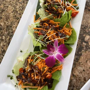 Spicy Tuna Poke Lettuce Wraps