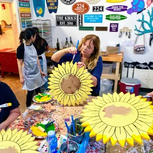 Sunflower yard art class
