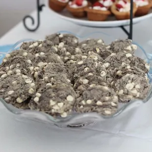 Cookies &amp; Cream Cookies (not your average Oreo cookie).