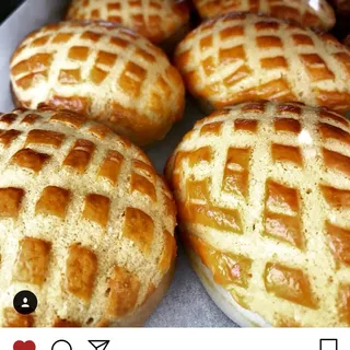 Pineapple Polo Custard Bao (2)