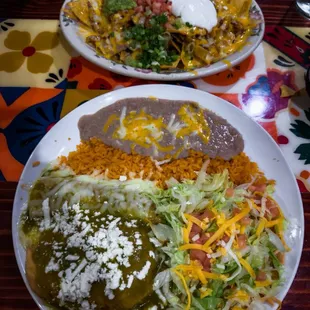 3 item combo and Super Nachos are amazing! Go for the Al Pastor and Chile Verde!