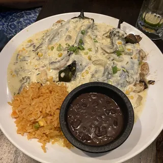 7. Chiles Rellenos a la Crema