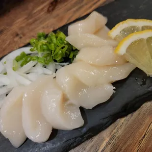 Scallop sashimi