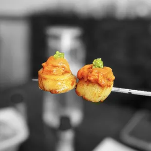 Hokkaido Scallop W/Bafun Uni On Top | ig: whaEVAeats