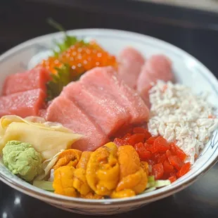 chirashi deluxe donburi