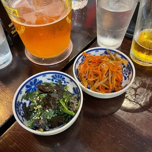 Spinach and burdock roots