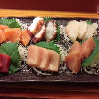 Assorted Deluxe Sashimi