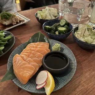 SALMON SASHIMI