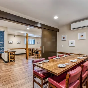 smaller private room holds 8-10 comfortably