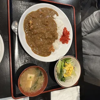 2731441. Curry and Rice with Deep-Fried Chicken