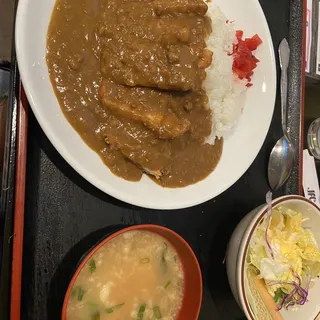 2731442. Curry and Rice with Deep-Fried Pork