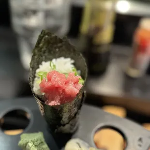 Negitoro hand roll