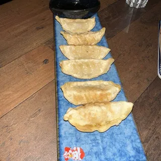 1. Gyoza (6)