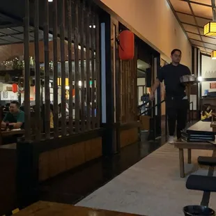 a very nice izakaya place for weekend with friends!
