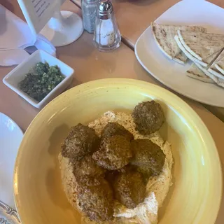 Hummus Falafel