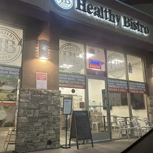 Shared space with healthy smoothie breakfast spot