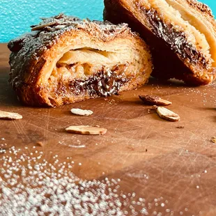 IZOLA Chocolate Almond Croissant