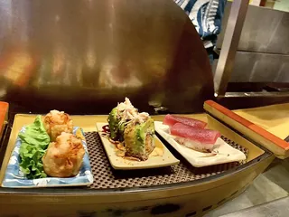 Warakubune Sushi
