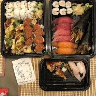 Red Dragon Roll (9 pcs)