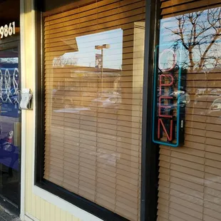 So we arrive at 4:20 PM today Saturday and they are closed.  Yet hours on the door posted indicated they should be open. That sucked!