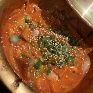ROSE TTEOK-BOKKI