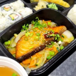 Salmon bento
