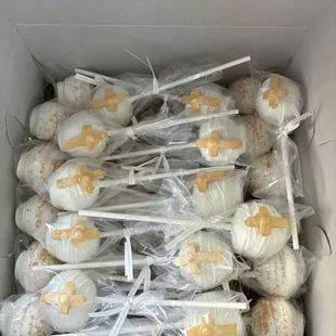 Customized cake pops