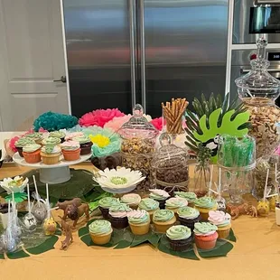 Animal cake pops scattered throughout.
