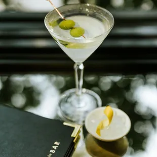 drink, oysters and mussels