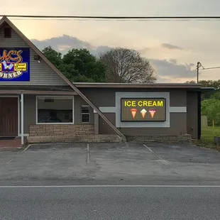 J.A.C.'S Corner 3798 Cypress Gardens Rd.- Winter Haven, FL