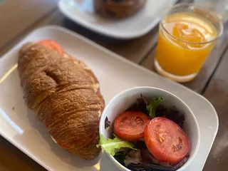 La Boulangerie French Cafe
