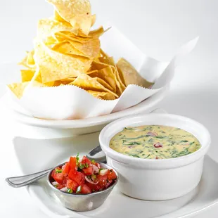 tortilla, salsa and chips