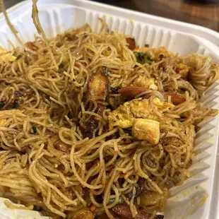 Singaporean curry rice noodles