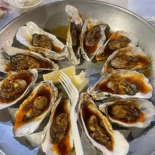 a platter of oysters