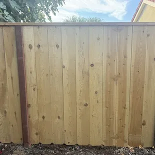 Replace the section that was falling over and leveled it out as the old fence was higher than the rest of the fence.
