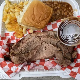 Brisket plate with mac &amp; cheese and baked beans