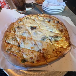 Pizza w/mushroom , onions, and spinach