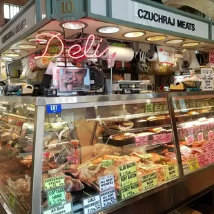 This is not Deli. It's not even Bombay. It's Cleveland. Get a clue neon sign makers.