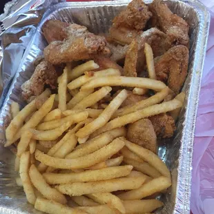 20 wings and fries. Absolutely delicious