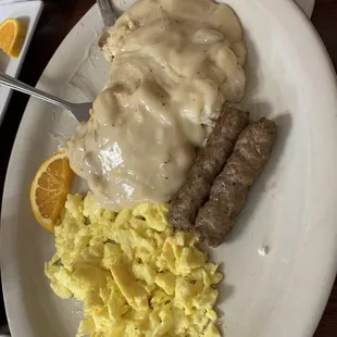 Biscuits and gravy, Scrambled eggs an sausages