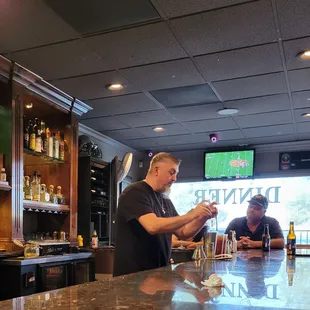 This bartender needs help, he&apos;s very overwhelmed.