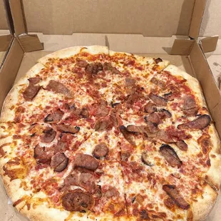 Sausage &amp; Bacon Pizza (carryout)