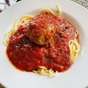 Kid&apos;s Spaghetti and Meatball