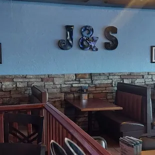 sushi and sashimi, interior